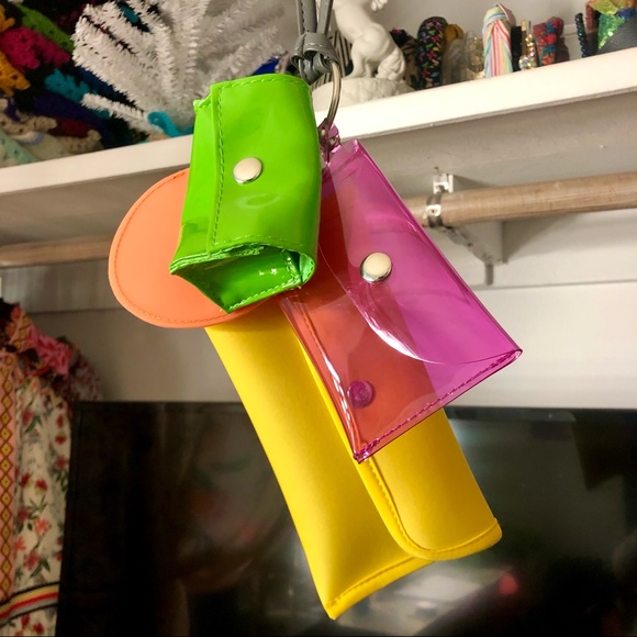 🛑SOLD🛑Neon Mini Purse Cluster 💕🍊🥝🍌 - Picture 4 of 11